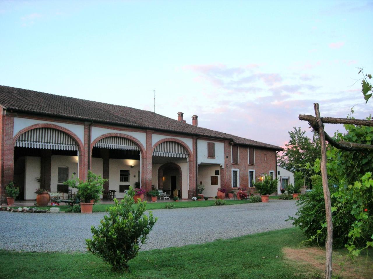 Agriturismo Campass Castelvetro Piacentino Buitenkant foto